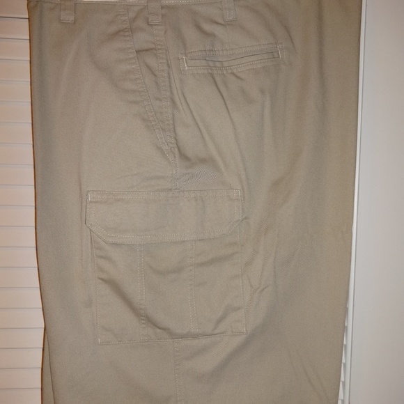 4 prs. Cintas Men's Cargo Shorts - Picture 6 of 8